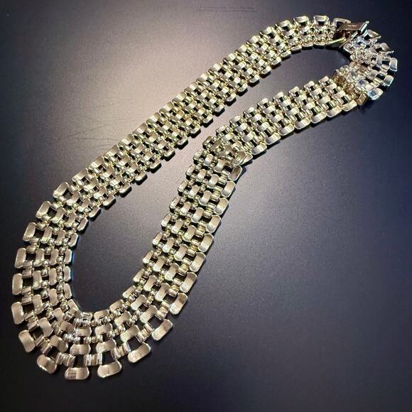 Vintage NAPIER Signed Silver Tone Mesh Collar Necklace - Picture 4 of 9